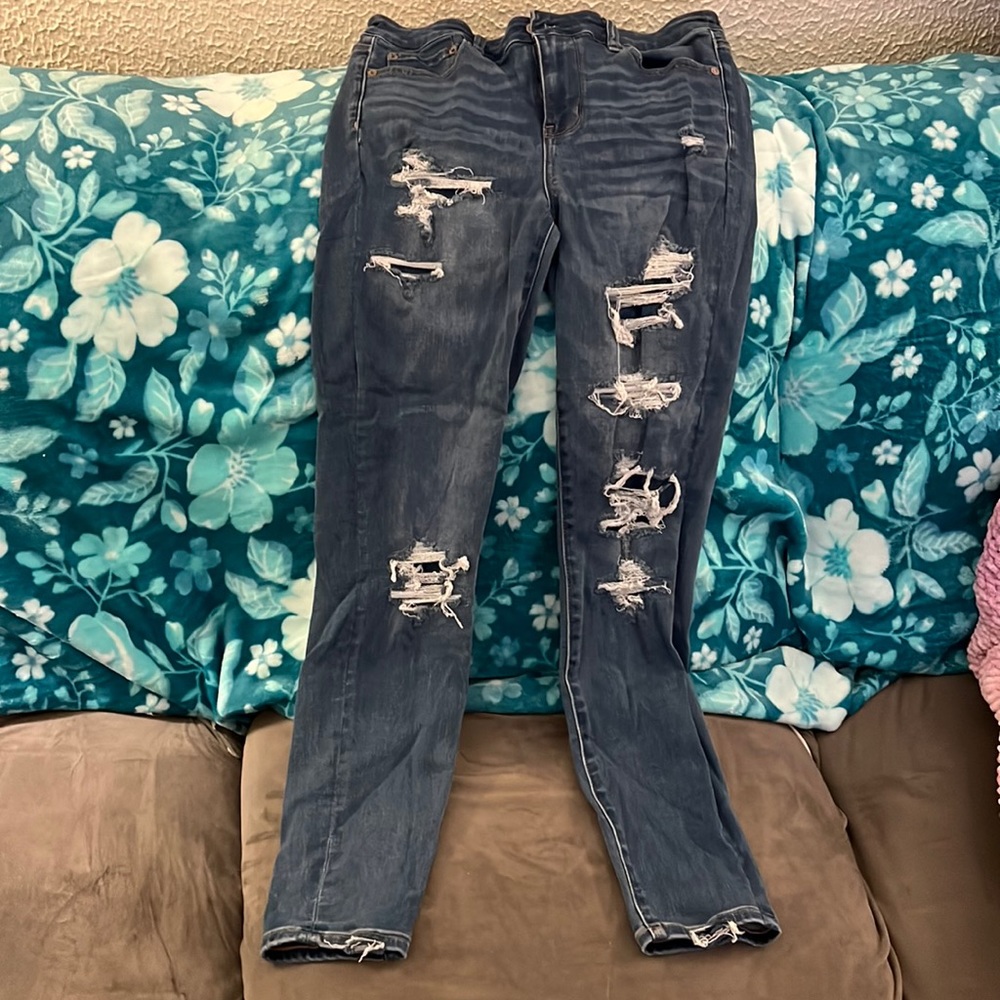Ripped hi-rise jegging